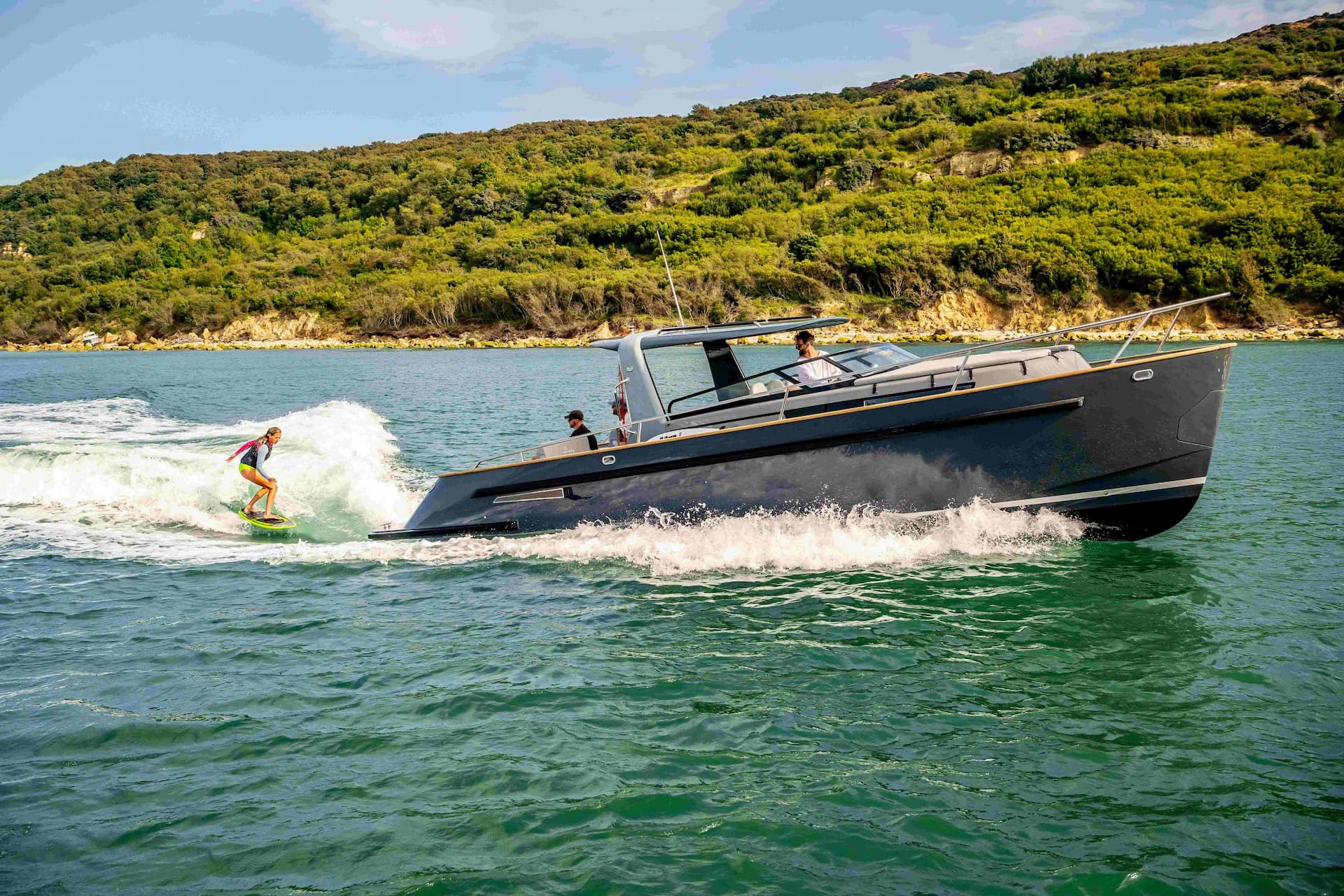 The-Duchy-Sport-the-perfect-vessel-for-wakesurfing